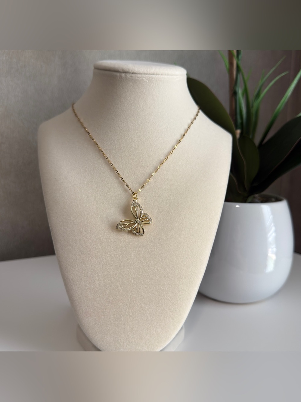 Elegant 18K Gold-Plated Butterfly Necklace
